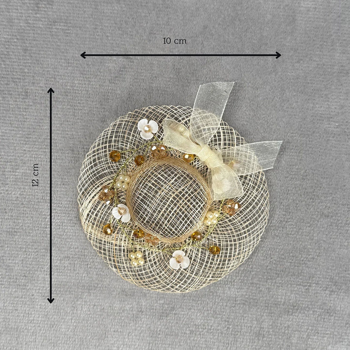 golden fascinator hair clip with measurements