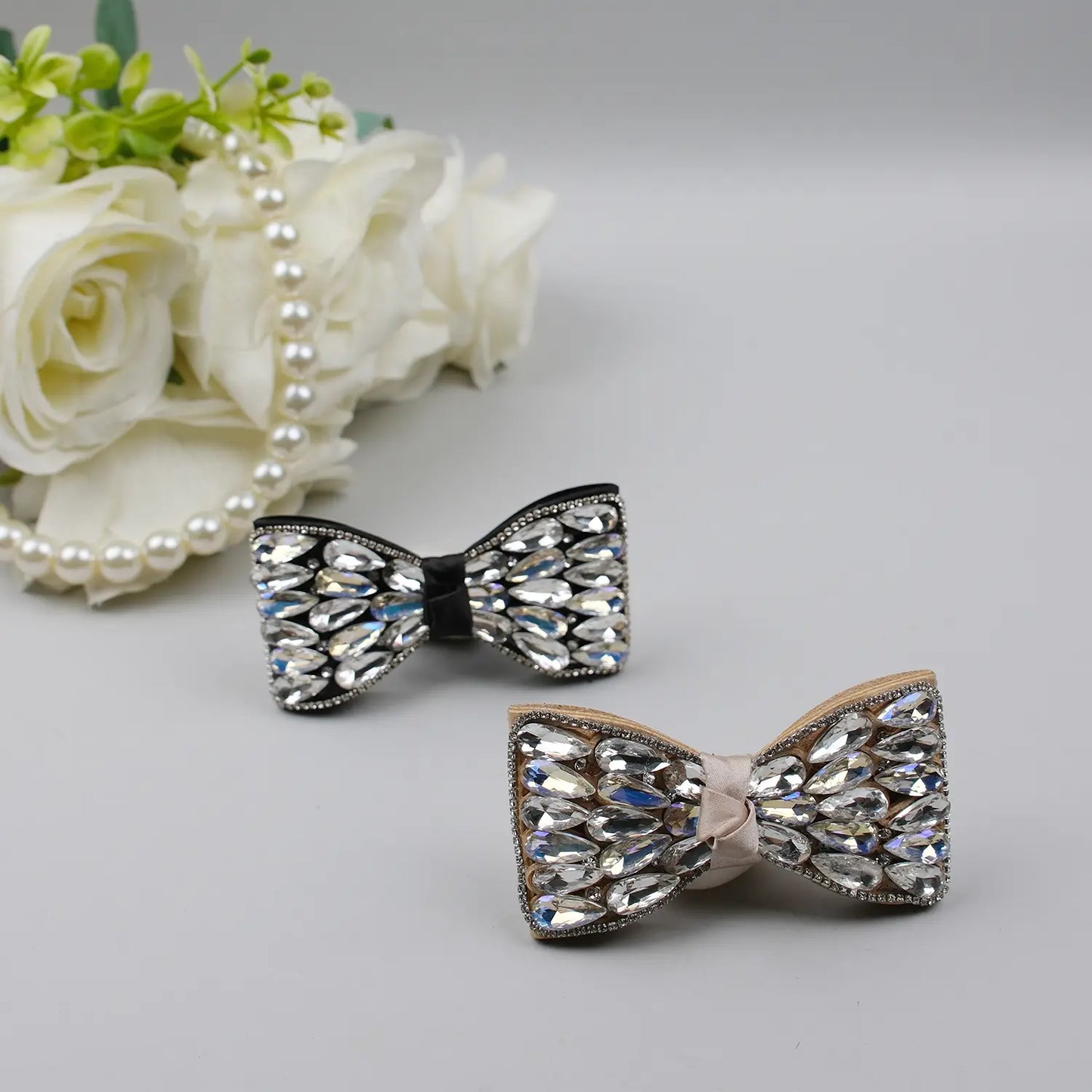 Embellished Leaf-Cut Hair Bow Clip – Elegant Party Accessory